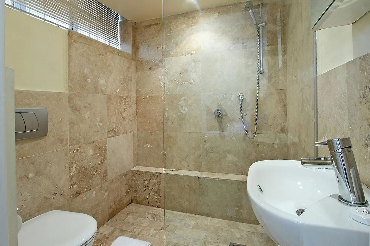 Edward Court 2 Bedroom ケープタウン 0*,