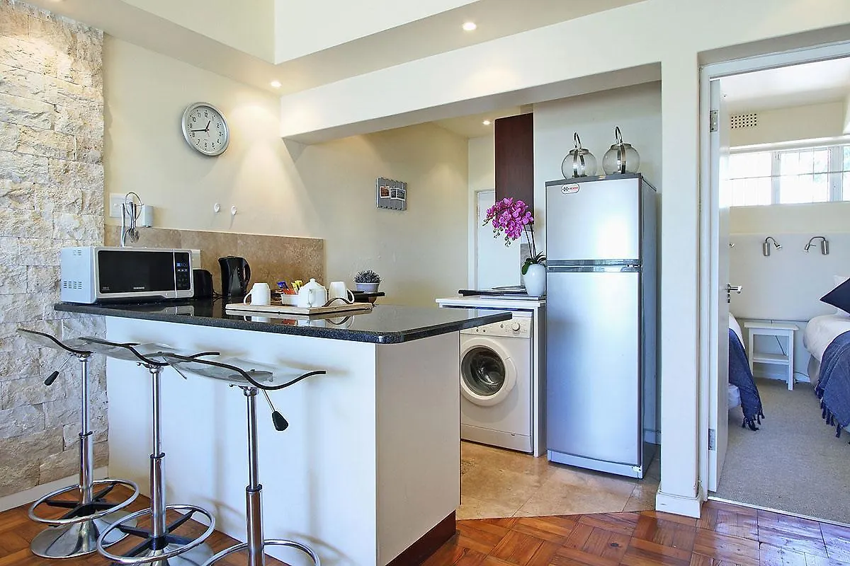 Edward Court 2 Bedroom ケープタウン 0*,